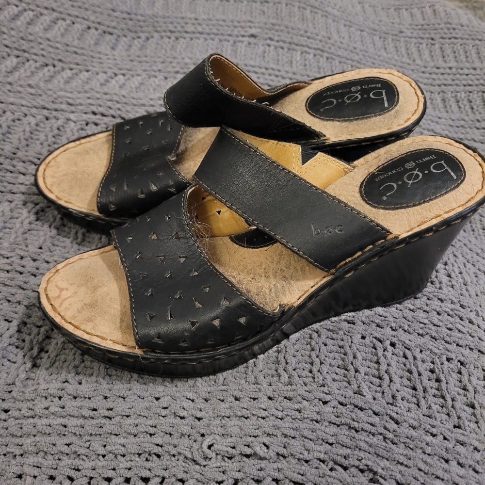 EUC Born BOC black wedge sandals size 9
